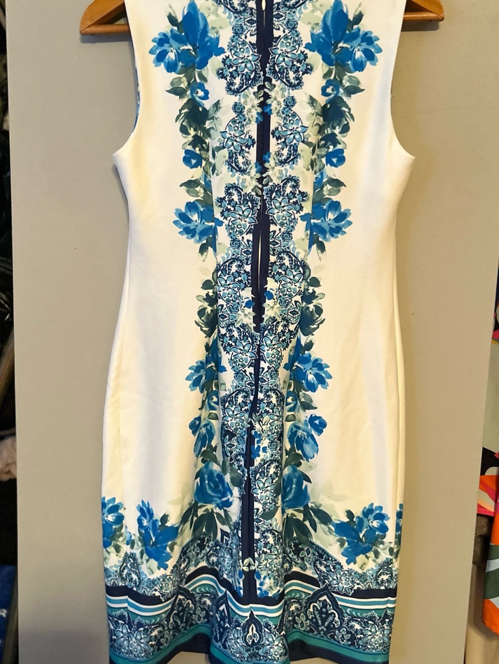 Laura knit dress - Picture 8 of 12